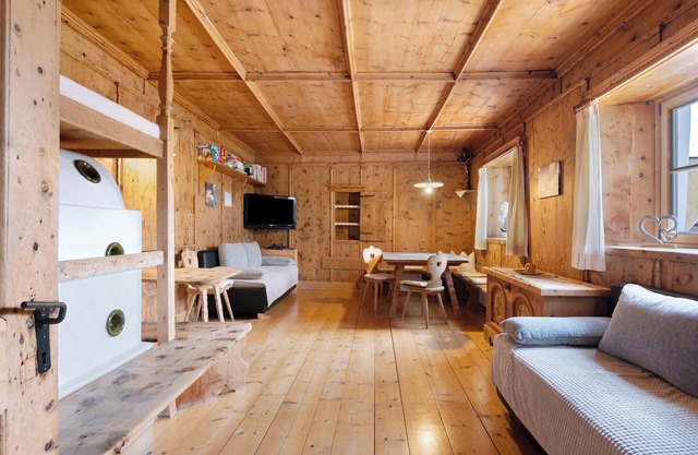 Holiday Apartment 'Bertollhof Apfelerlebnis' with Mountain View, Shared Garden and Wi-Fi