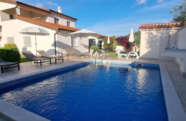 Holiday apartment Buje for 1 - 4 persons with 2 bedrooms - Holiday house