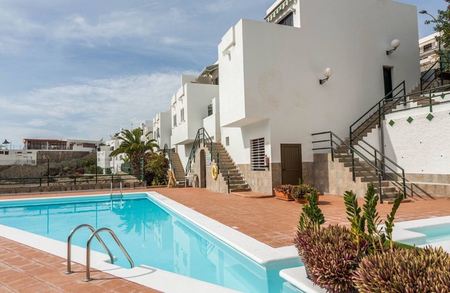 Holiday Apartment 'Casa Luca' with Wi-Fi, Terrace & Shared Pool