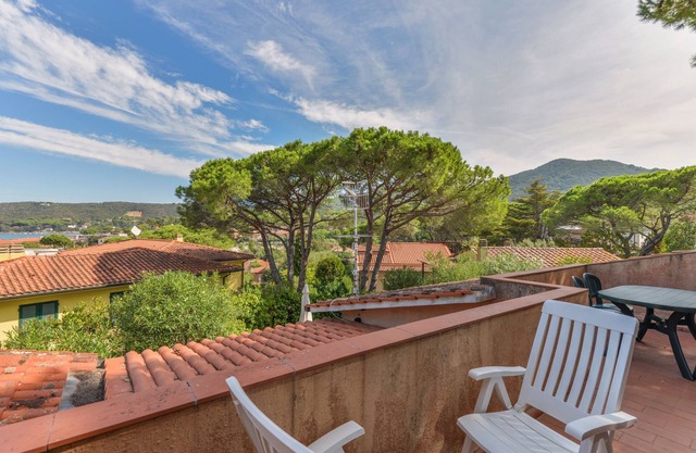 Holiday Apartment 'Casa Elba' with Terrace and Wi-Fi