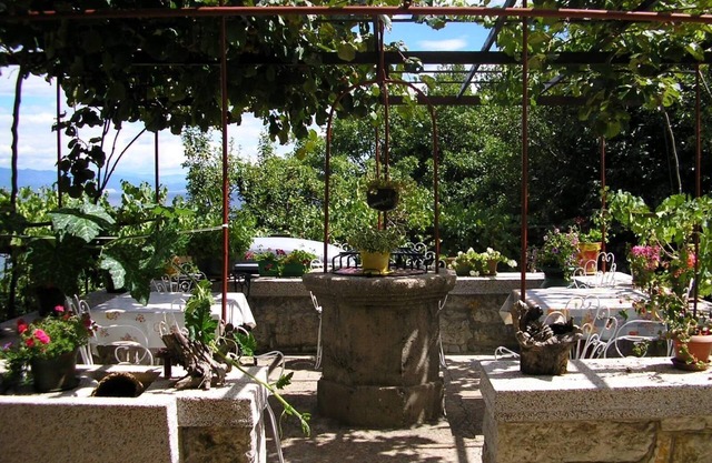 Holiday apartment Ičići for 8 - 9 persons with 4 bedrooms - Holiday house