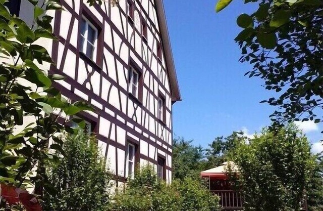 Holiday apartment in Salem with swimming pool