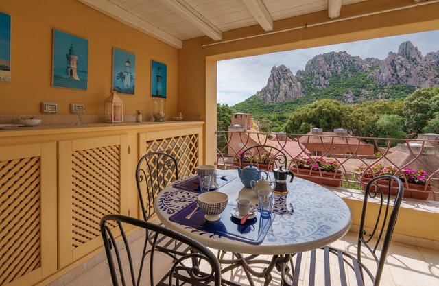 Holiday Apartment "Casa Chiara" with Mountain View, Private Terrace & Wi-Fi