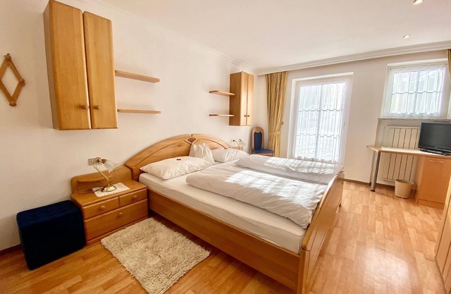 Holiday apartment Sankt Ulrich (Ortisei di Val Gardena) for 1 - 3 persons with 1 bedroom - Holiday a