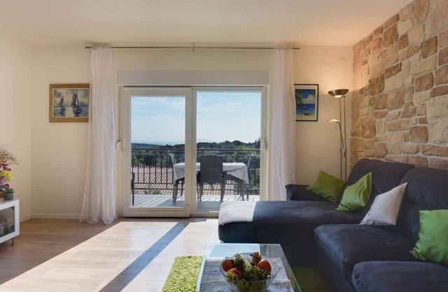 Holiday apartment mit Klimaanlage und Balkon
