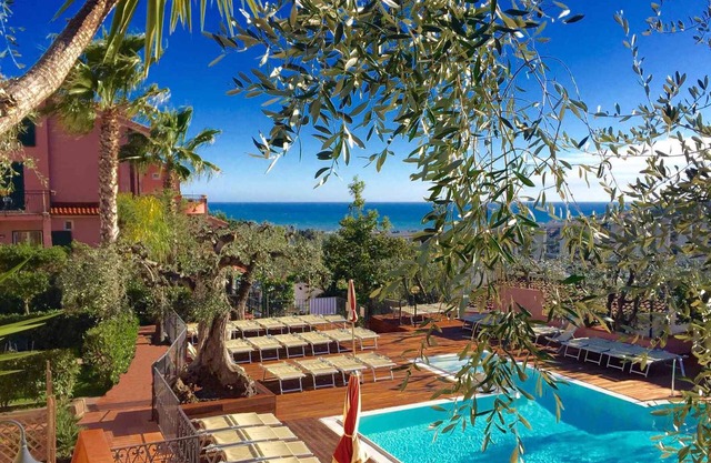 Holiday apartment mit Klimaanlage und Pool