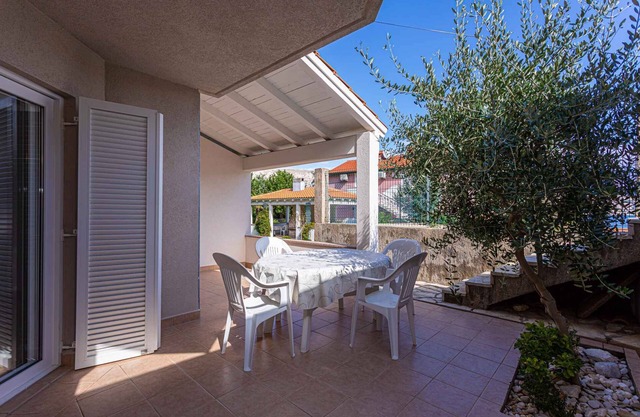 Holiday apartment near the sea with barbecue and panoramic view