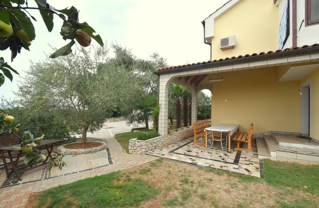 Holiday apartment Njivice for 1 - 10 persons with 4 bedrooms - Holiday apartment