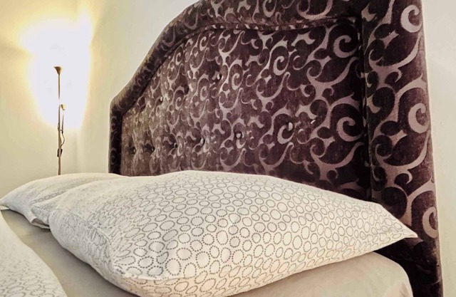 Holiday apartment on the ground floor, with a terrace in Mediterranean greenery and air-conditioned