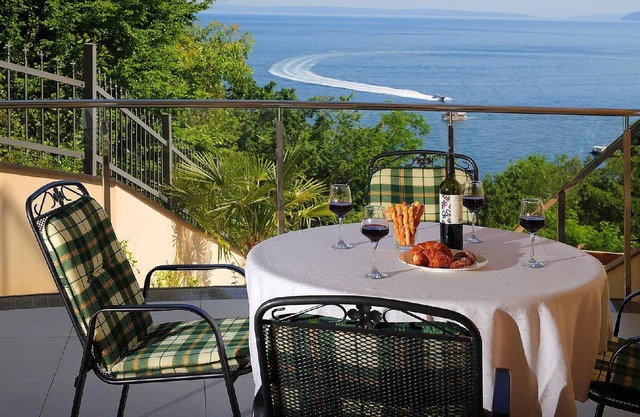 Holiday apartment Opatija for 1 - 2 persons with 1 bedroom - Holiday apartment in one or multi-famil