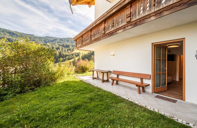 Holiday Apartment "Parigger Apt Enzian" with Mountain View, Shared Garden and Wi-Fi