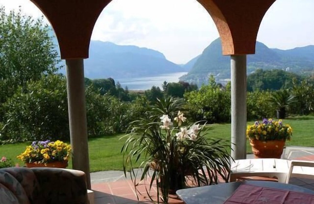 Holiday apartment Porza for 4 - 6 persons with 3 bedrooms - Holiday apartment in a villa