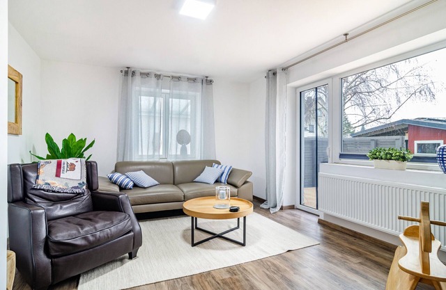 Holiday Apartment "Salem´s Treasure Manor" with Private Terrace, Shared Garden & Wi-Fi