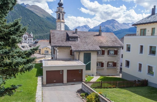 Holiday apartment Samedan for 1 - 4 persons with 2 bedrooms - Holiday apartment in one or multi-fami