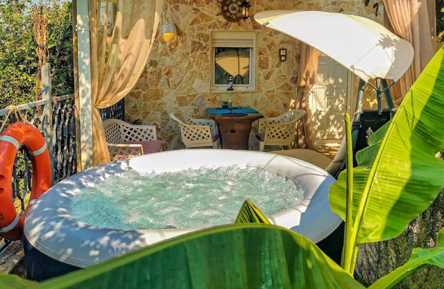 Holiday apartment Utjeha for 1 - 4 persons - Holiday apartment