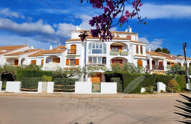 Holiday apartment with sea views