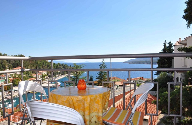 Holiday apartment with balcony and sea view