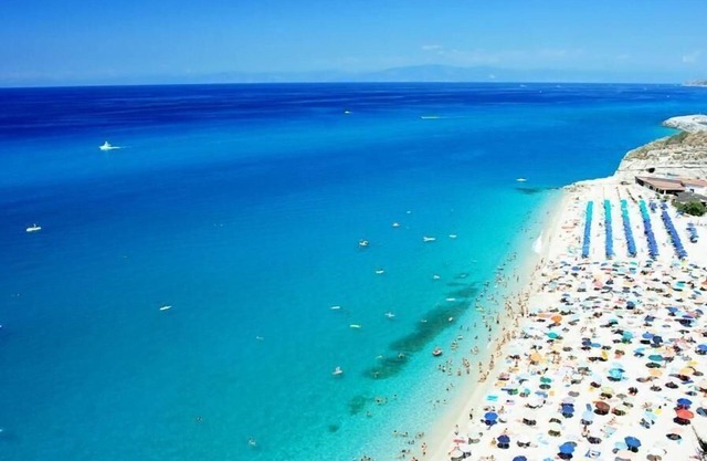 Holiday apartment Zambrone for 1 - 8 persons with 3 bedrooms - Holiday apartment