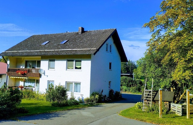 Holiday flat in forest and meadow surroundings