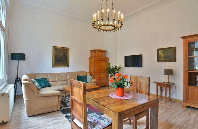 Holiday flat in historic villa on the edge of the forest