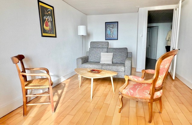 Holiday flat "La Vigneronne, Appartement Le Lac"