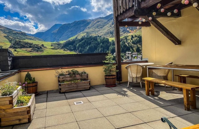 Holiday flat with panoramic views of the mountains