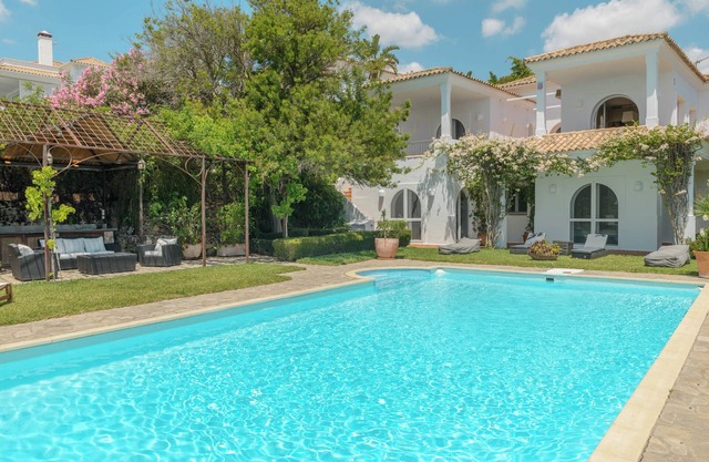 Holiday Home 'Silene' with Private Pool, Wi-Fi and Air Conditioning