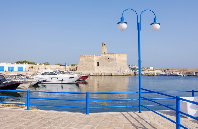 Holiday Home 'Villa Fiorita' close to the Sea with Terraces & A/C