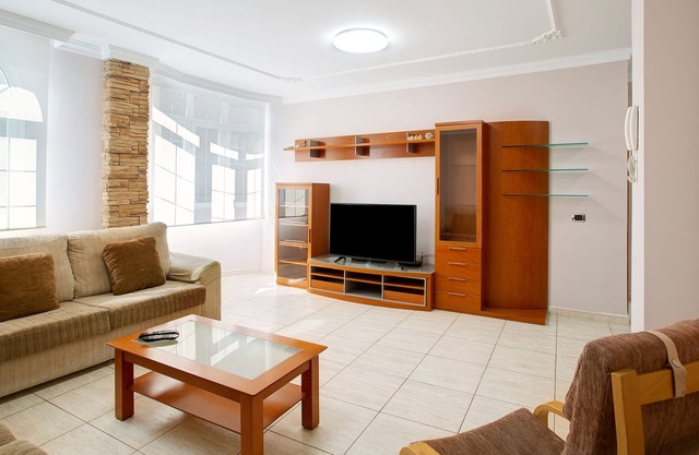 Holiday Home 'Aeropuerto Gran Canaria Vv' with Private Terrace and Wi-Fi
