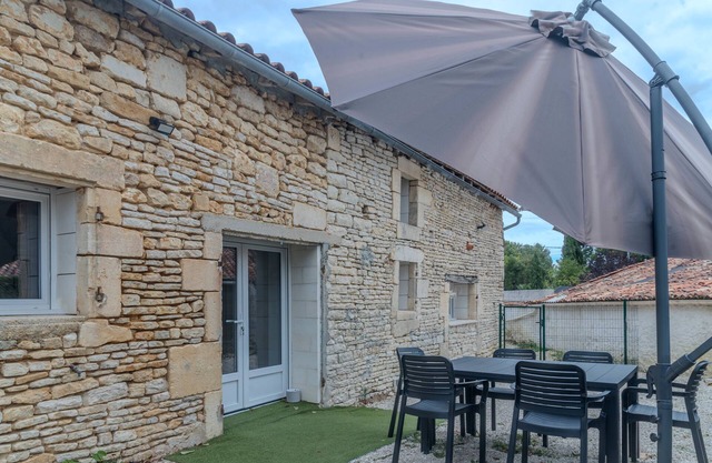 Holiday Home 'Berclois' with Private Terrace, Wi-Fi and Air Conditioning