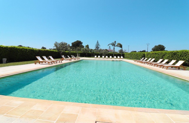 Holiday Home 'Bungalow Fragola' with Shared Pool, Wi-Fi and Air Conditioning