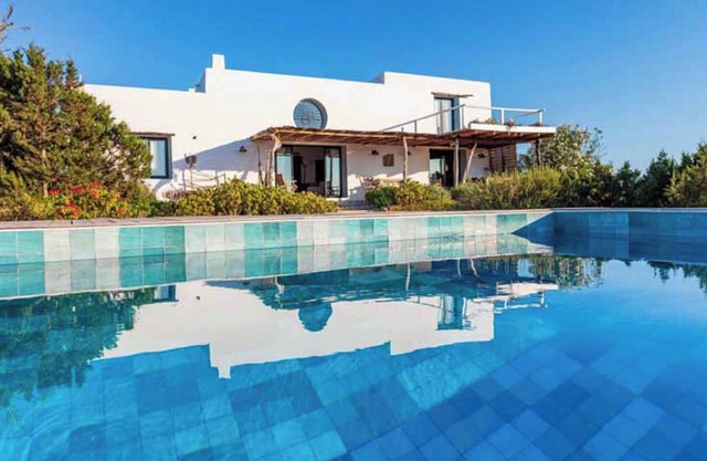 Holiday Home 'Can Piedrópolis' with Sea View, Private Pool and Wi-Fi