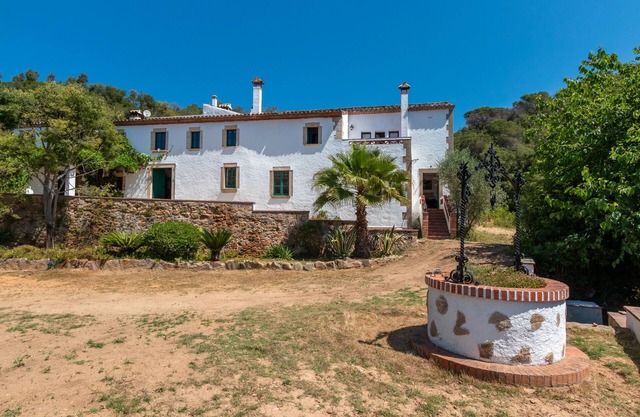Holiday Home 'Can Garriga' with Mountain View, Private Terrace and Wi-Fi