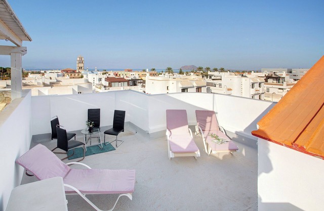 Holiday Home 'Casa Del Sol Rosa' with Sea Views, Wi-Fi and Air Conditioning