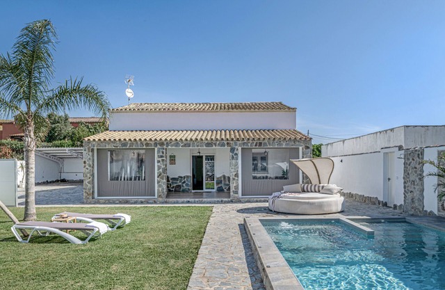 Holiday Home 'Casa El Buda' with Mountain Views, Wi-Fi and Air Conditioning