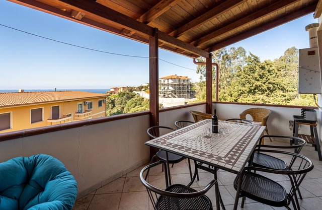 Holiday Home “Casa Lamarmora” with Large Terrace, Air Conditioning & WiFi