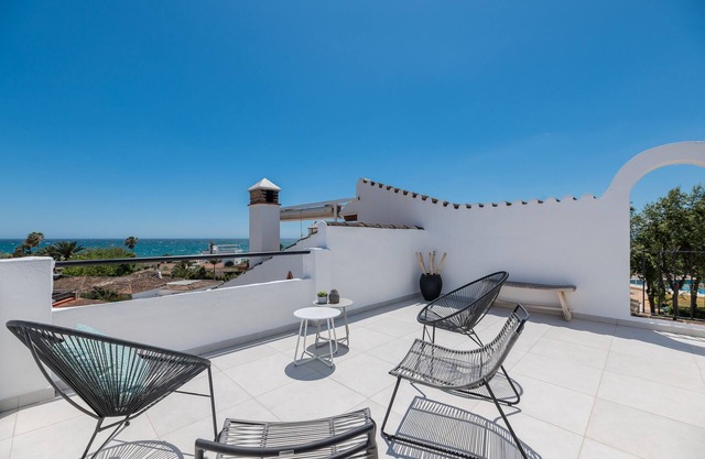 Holiday Home 'Casa Linda' with Sea View, Wi-Fi and Air Conditioning