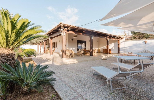 Holiday Home 'Casa Scirocco' with Sea View, Private Terrace and Wi-Fi