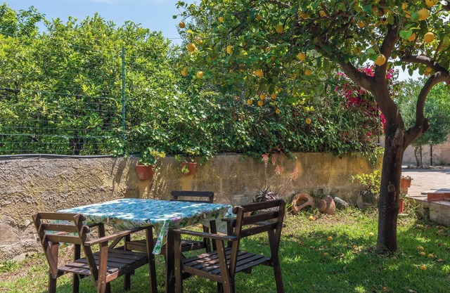 Holiday Home 'Casale Siculo' with Wi-Fi, Garden and Terrace