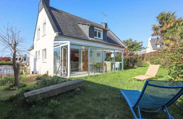 Holiday Home 'Charmante Maison' with Terrace, Private Garden and Wi-Fi