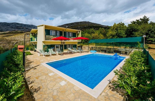 Holiday Home Cherry Tree