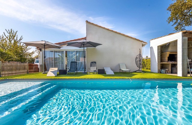 Holiday Home Domaine Julaya Between Castles and Beach