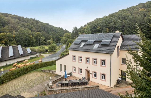 Holiday Home 'Eifellandhaus' with Shared Terrace and Wi-Fi