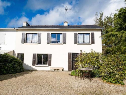 Holiday Home in Brittany near Beaches & Trails