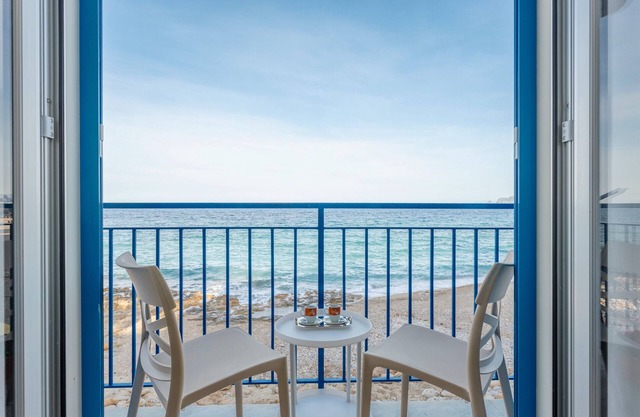 Holiday Home 'Henriette' with Sea View, Wi-Fi and Air Conditioning