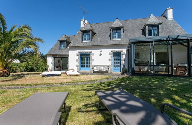 Holiday Home 'L'hermine - Villa De Charme' with Sea View, Private Terrace and Wi-Fi