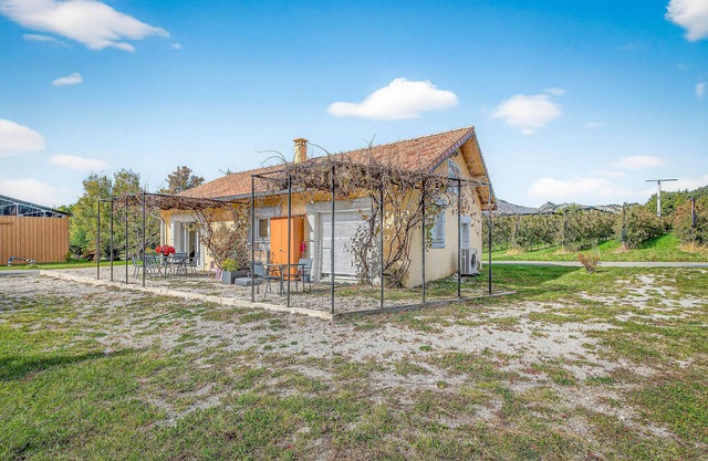 Holiday Home 'La Grange Des Pépinières' with Mountain View and Wi-Fi