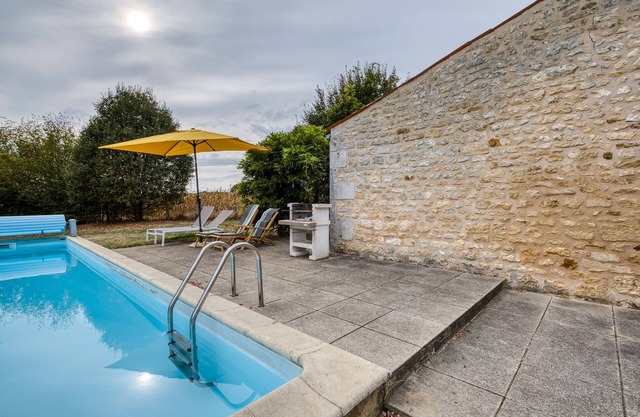 Holiday Home 'La Musardière' with Private Pool, Private Terrace and Wi-Fi