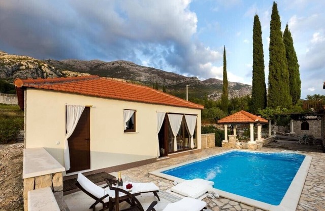 Holiday Home Lazuština Paradise