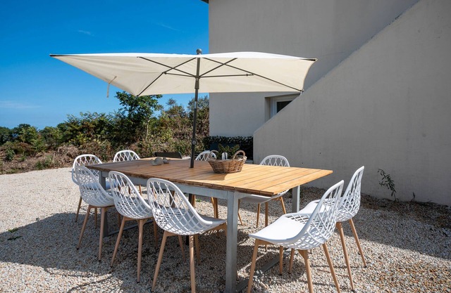 Holiday Home 'Les Agapanthes' with Sea View, Private Terrace and Wi-Fi